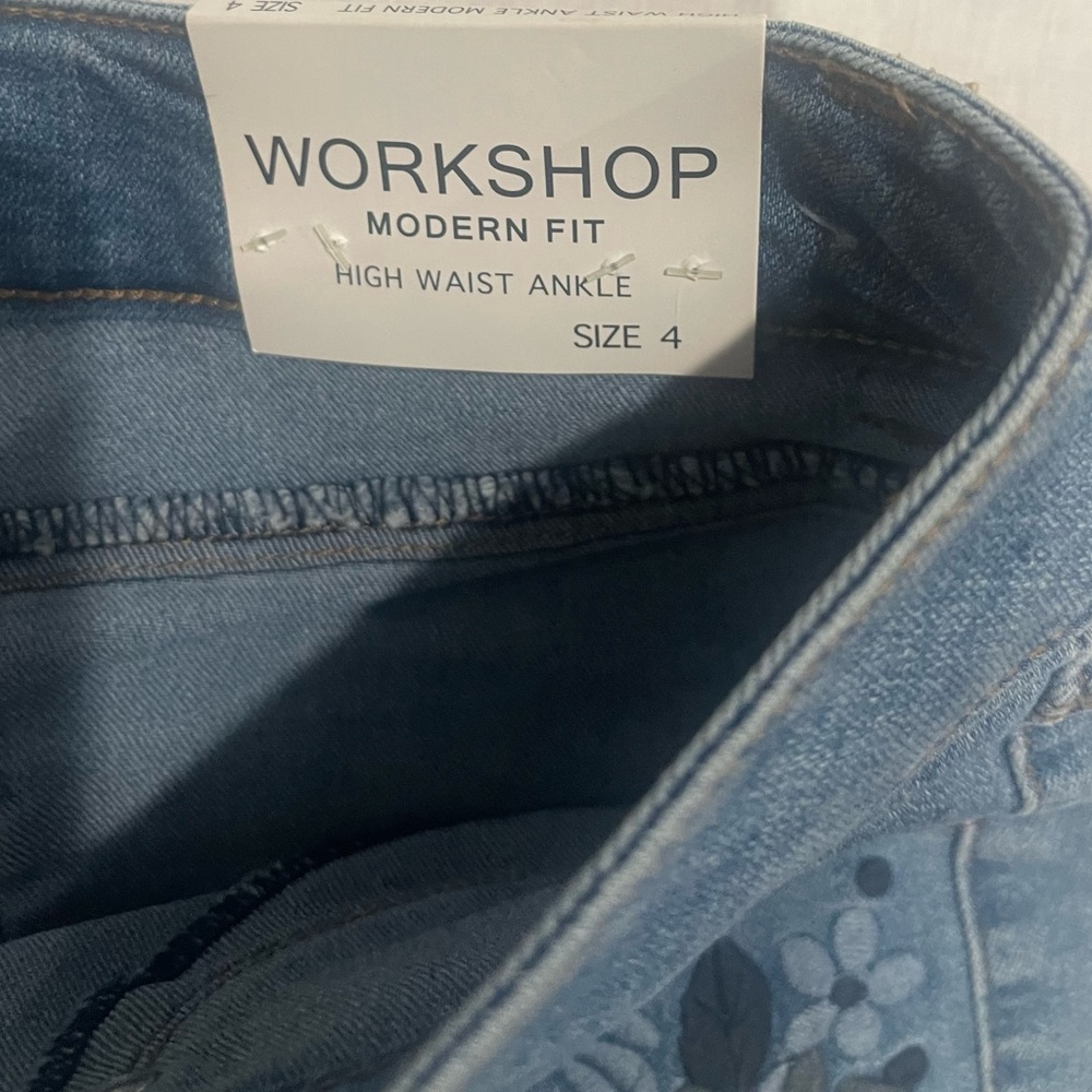 Women’s Workshop Republic Clothing Embroidered Jeans Size 4 NWT - Picture 10 of 10